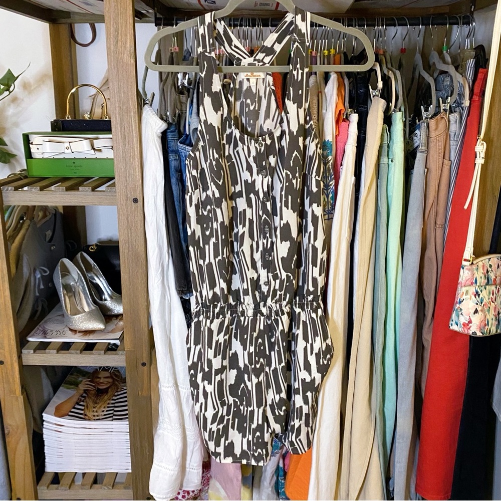 ๐ SENSATION GREY WHITE CASUAL ROMPER! - Picture 6 of 12